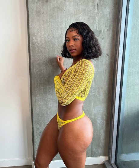 Saleema Mansur photo 220