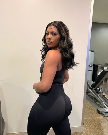 Saleema Mansur photo 250