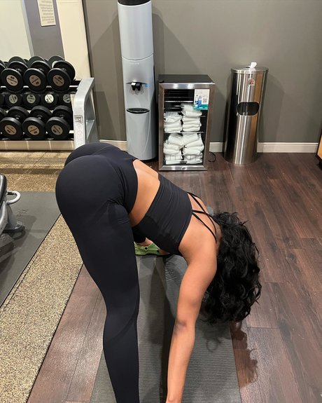 Saleema Mansur photo 285