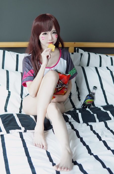 Sally Dorasnow photo 34