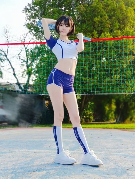 Sally Dorasnow photo 86