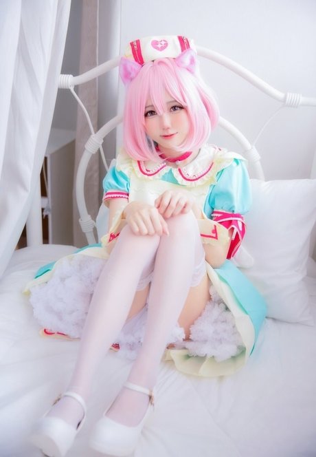 Sally Dorasnow photo 103