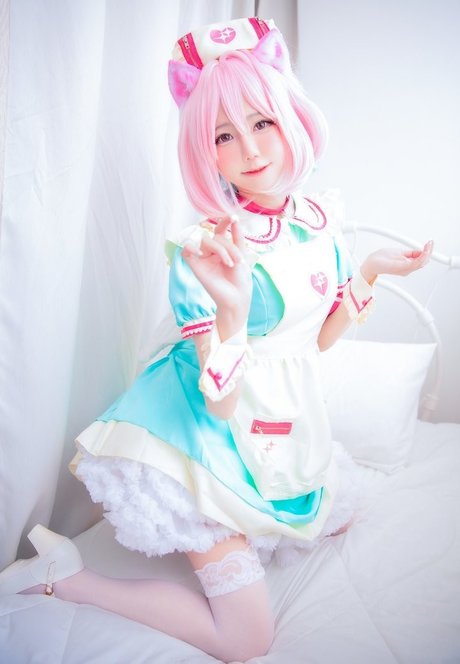 Sally Dorasnow photo 105