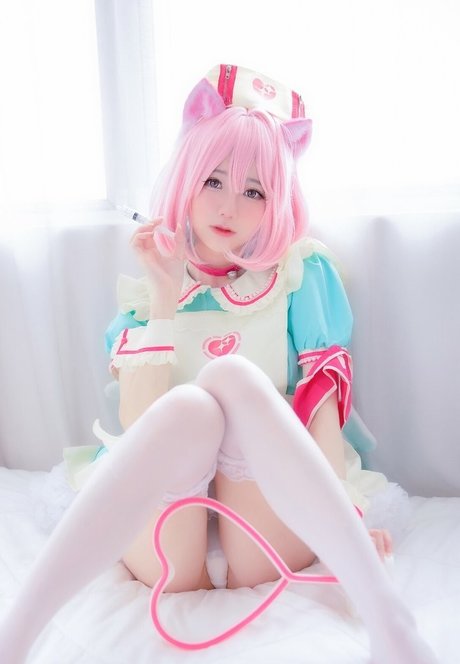 Sally Dorasnow photo 107