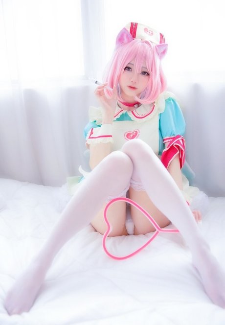 Sally Dorasnow photo 108