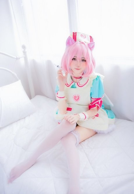 Sally Dorasnow photo 111