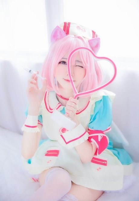 Sally Dorasnow photo 116