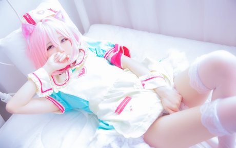 Sally Dorasnow photo 118