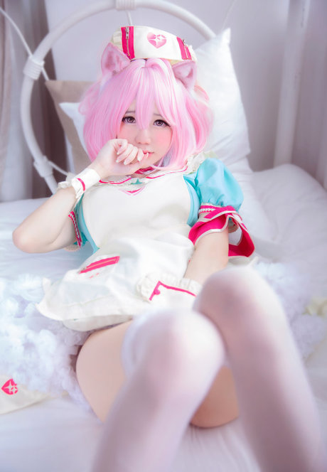 Sally Dorasnow photo 121