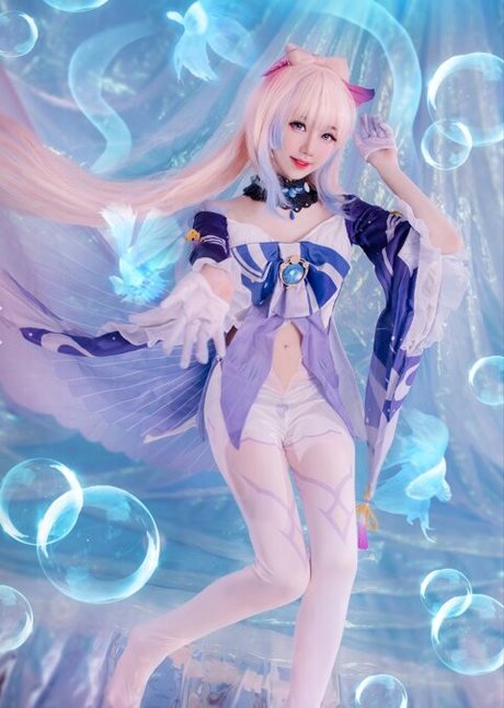 Sally Dorasnow photo 126