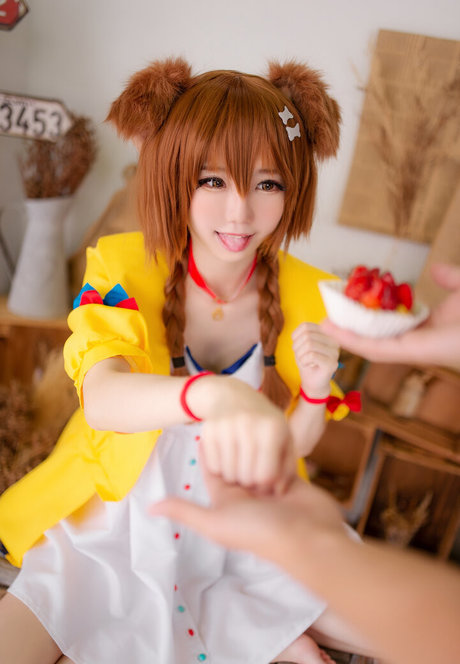 Sally Dorasnow photo 146