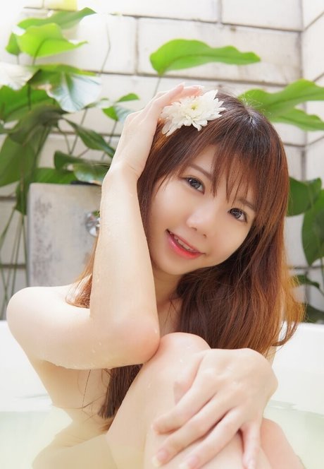 Sally Dorasnow photo 273