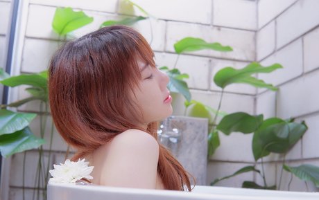 Sally Dorasnow photo 275