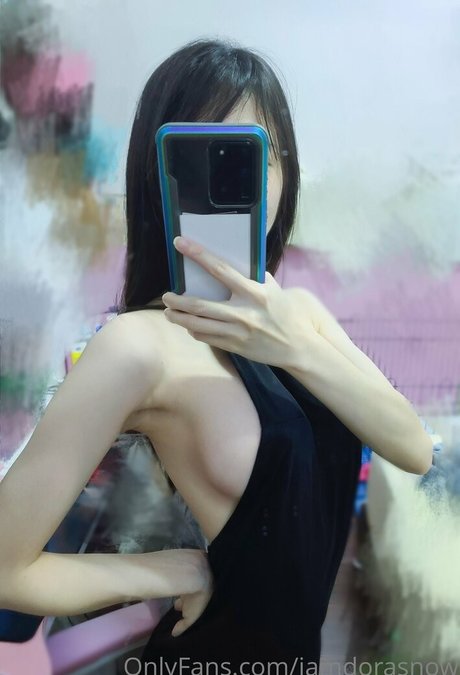 Sally Dorasnow photo 288