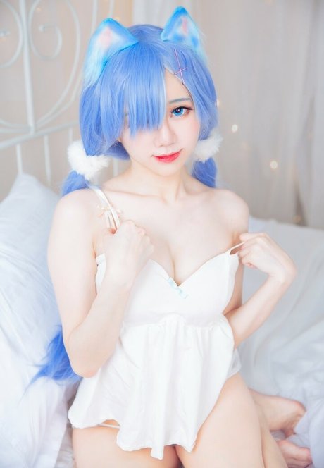 Sally Dorasnow photo 313