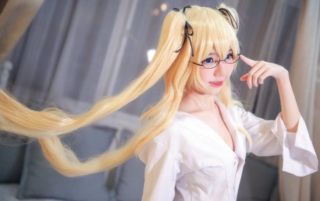 Sally Dorasnow photo 317