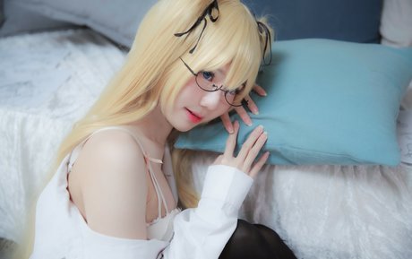 Sally Dorasnow photo 318