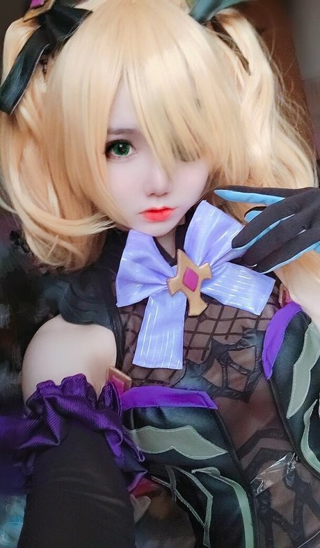 Sally Dorasnow photo 369