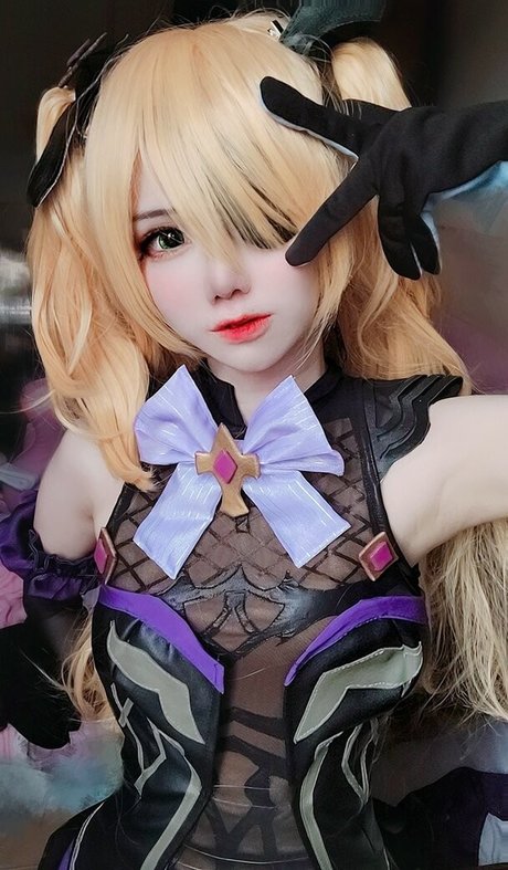 Sally Dorasnow photo 370