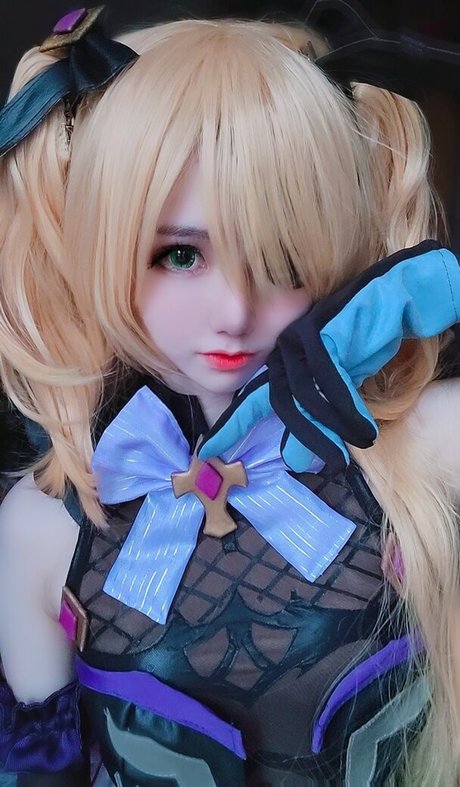 Sally Dorasnow photo 371