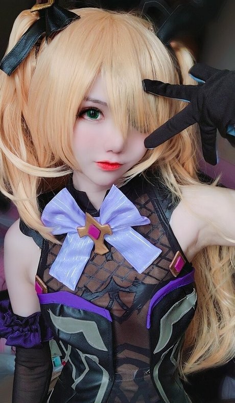 Sally Dorasnow photo 374