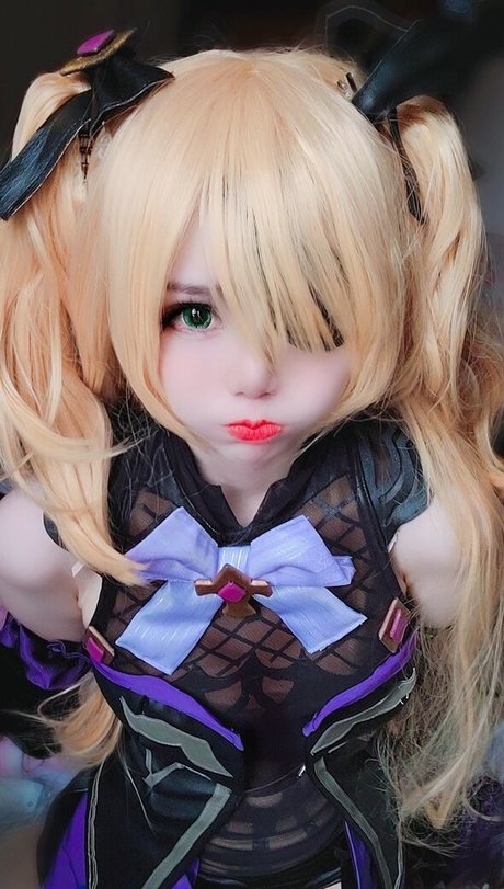 Sally Dorasnow photo 375