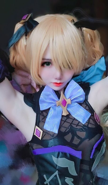 Sally Dorasnow photo 376