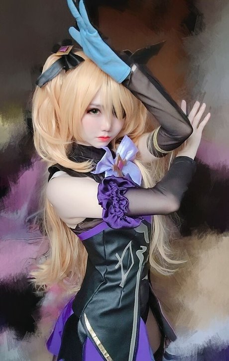 Sally Dorasnow photo 378