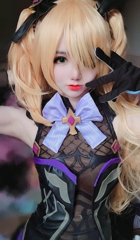 Sally Dorasnow photo 380