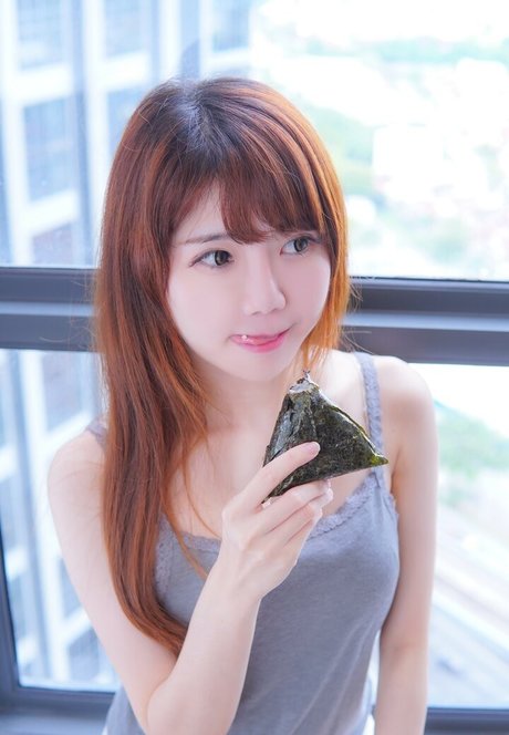 Sally Dorasnow photo 395