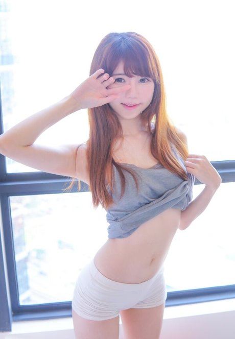 Sally Dorasnow photo 413