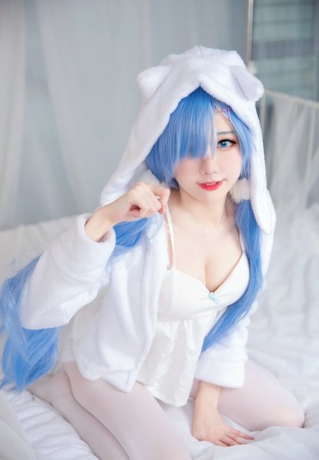 Sally Dorasnow photo 422