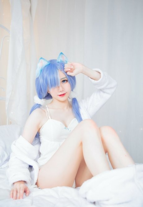 Sally Dorasnow photo 447