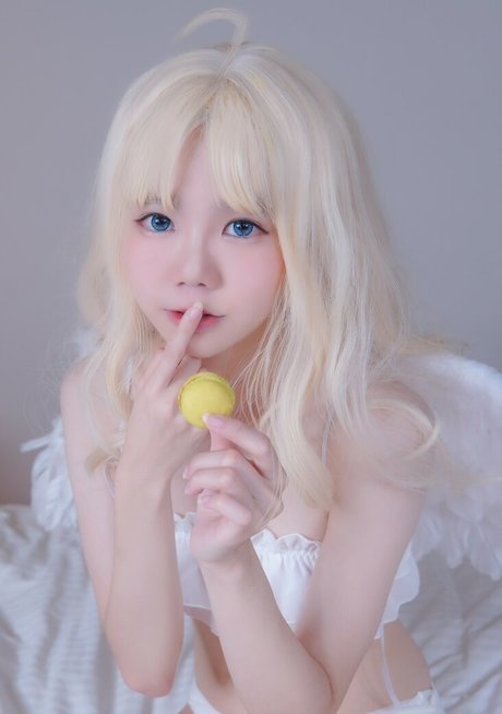 Sally Dorasnow photo 536