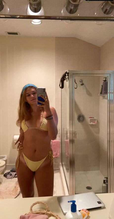 Samantha Lipstein photo 27