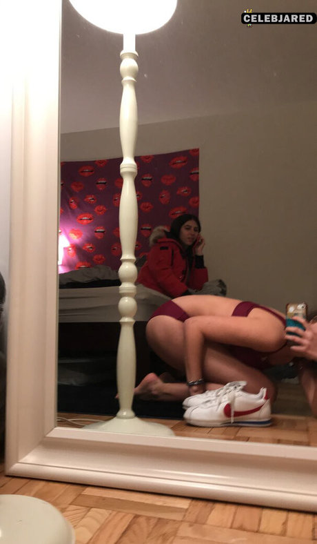 Samantha Lipstein photo 35