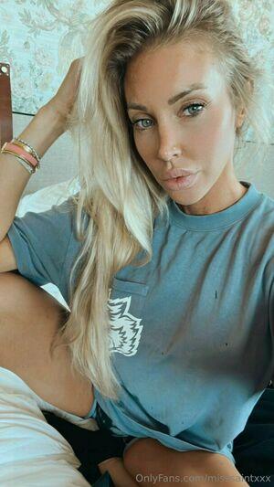 Samantha Saint photo 7
