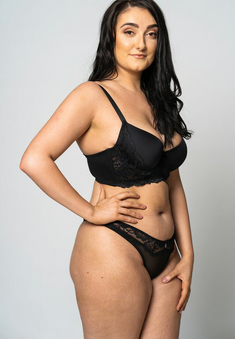 Samantha Warren photo 2