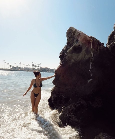 Sarah Curr photo 63