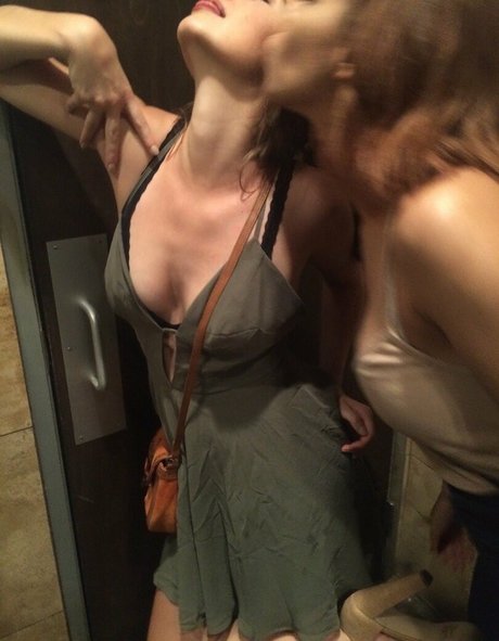 Sarah Lavender ASMR photo 1