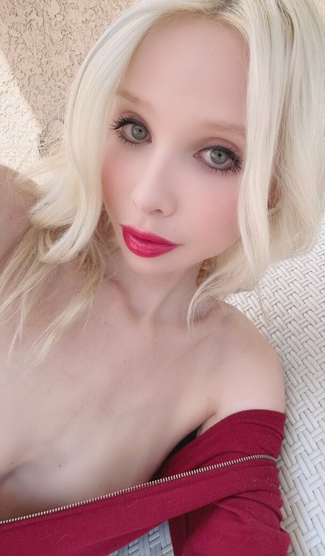 Sarina Valentina photo 76