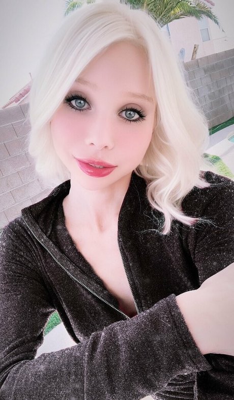 Sarina Valentina photo 83