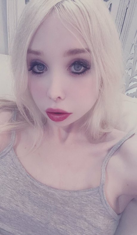 Sarina Valentina photo 84