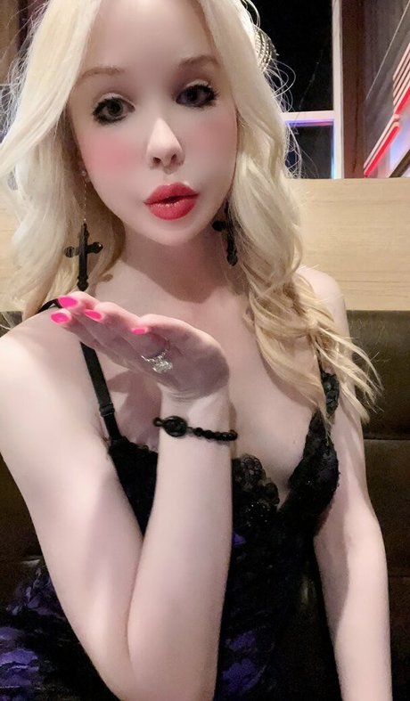 Sarina Valentina photo 86