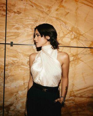 Sasha Calle photo 11