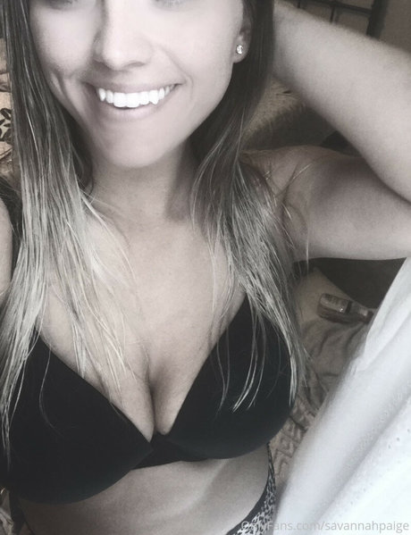 Savannah Paige photo 35