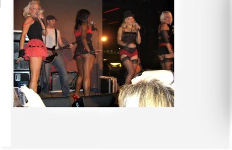 Scarlette Douglas photo 1