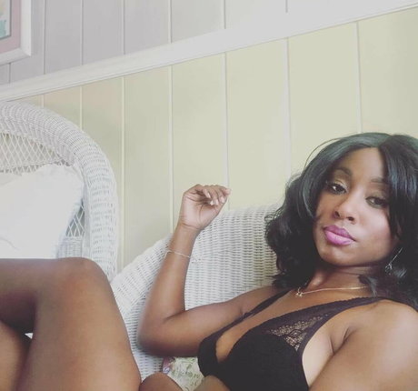 Scarlette Douglas photo 10