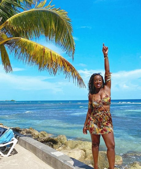 Scarlette Douglas photo 38