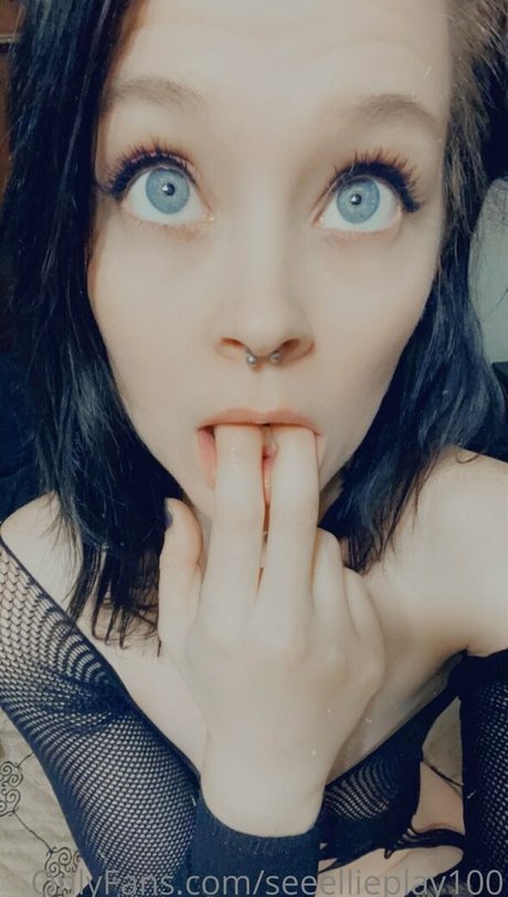 Seeellieplay100 photo 15